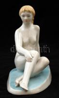 Zsolnay porcelán ülő női akt, kézzel festett, kis lepattanással, jelzett, m: 15 cm, h: 16 cm
