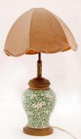 Szecessziós asztali lámpa, kézzel festett porcelán lámpa test, jó állapotban, réz díszrátétekkel, későbbi átkötéssel, textil burával m:62 cm