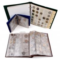 ~370db-os vegyes hobbi fémpénz gyűjtemény 3 érmetartó albumba rendezve, főleg külföldi, néhány magya...