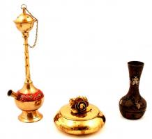 Egzotikus réz tárgyak, mini váza, füstölőtartó, rózsával díszített bonbonier, fali dísz, mini vízipi...
