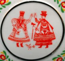 Népi motívumos Hollóházi porcelán butykos, matricás, jelzett, apró kopásnyomokkal, m: 17 cm