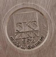 Jelenetes német ón dísz falitál, jelzett, d: 21 cm