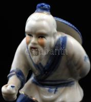 Kínai férfi, porcelán figura, kézzel festett, hibátlan, jelzés nélkül, m: 17 cm