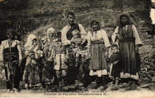 Famille de Paysans Macédoniens á X... / Macedonian family, folklore