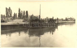 Jégmadár jégtörő hajó, photo / Hungarian Icebreaker ship, photo - 2 db régi képeslap / 2 old postcards