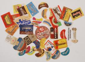 Vegyes sörcímke-gyűjtemény, nagyrészt szovjet-orosz sörcímkék
