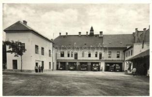 Győr, Tűzoltólaktanya udvara, tűzoltó autók