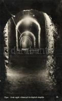 Eger, Vár egyik villannyal kivilágított alagútja; az Egri Keresztény Sajtószövetkezet tulajdona
