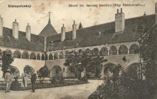 Kistapolcsány, József kir. herczeg kastélya (Régi Rákóczi udvar) / castle court yard (fl)