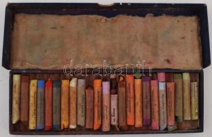 Vasváry-Pasztel, 23 db pasztellkréta, saját dobozában, több csak töredékesen van meg