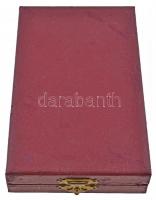 1957. "Vörös Csillag Érdemrend" aranyozott peremű zománcozott bronz kitüntetés mellszalago...