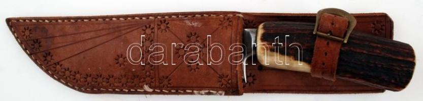 Agancs markolatú vadásztőr, hozzá való bőr tokban, pengehossz: 18 cm teljes hossz: 30,5 cm