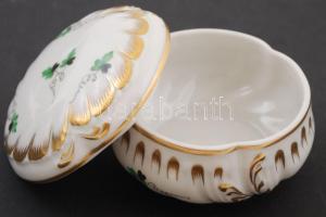 Petrezselyem mintás Herendi porcelán bonbonier, kézzel festett, jelzett, hibátlan, m: 5,5 cm