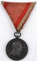 1914. "Ferenc József II. osztályú Ezüst Vitézségi Érem" Ag kitüntetés mellszalaggal, fémjel nélkül. Szign.: Tautenhayn T:2-  Hungary 1914. Medal for Bravery II class, "Der Tapferkeit" Ag decoration with ribbon, without hallmark. Sign: Tautenhayn C:VF