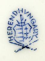 Viktória mintás Herendi porcelán váza, kézzel festett, jelzett, kis kopásnyomokkal, m: 17,5 cm