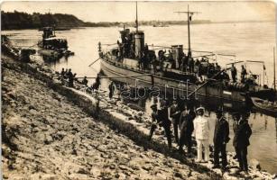 1925 A 'Szeged' és a 'Kecskemét' őrnaszádok Dunaföldvárnál / Hungarian river guard ships, photo