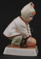 Zsolnay labdázó kisfiú, kézzel festett, jelzett, apró lepattanás az oldalán, m: 13,5 cm m: 13,5 cm