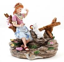 Kislány kismacskával figurális porcelán, kézzel festett, jelzett (két kardos), kis lepattanással, m: 20 cm