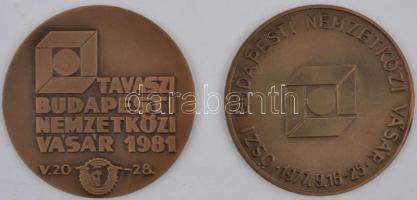 1977-1981. "HUNGEXPO - Budapesti Nemzetközi Vásár" 3db klf fém és Br emlékérem tokban és a...