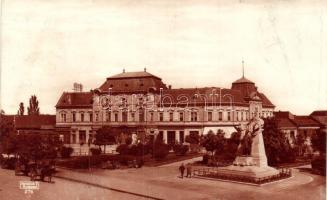 Nyíregyháza, Kossuth tér és szobor, Altmann Ignácz, Klein Ármin, Hoffmann Adolf és Hegedűs András üzlete