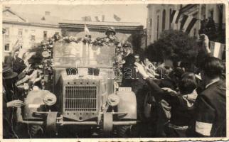 1940 Marosvásárhely, bevonulás, 'Rába Botond' katonai autó / entry of the Hungarian troops, military automobile, photo 'vissza' So. Stpl (b)