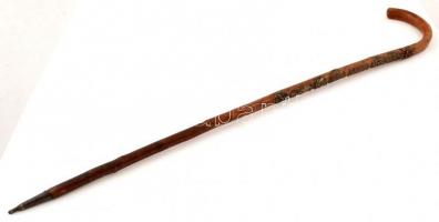 Régi fából készült túrabot 8 db különféle, magyar ill., külföldi városokat ábrázoló jelvénnyel, h: 7...