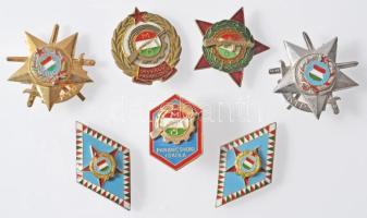 7db vegyes szocialista jelvény és kitüntetés, zománcozottak is, közte "Kiváló Munkásőr Parancsnok", "Munkásőr Parancsnoki Iskola", Katonai Tízpróba" T:vegyes