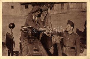 Ti munkával, mi fegyverrel a hazáért! traktor, munkások, katona / Hungarian patriotic propaganda, workers and soldiers, tractor (Rb)