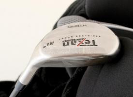 Professzionális, vadonatúj golf-szet. Ütők, mindenféle méretben, eredeti csomagolásban, kitámaszthat...