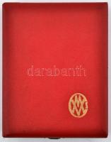 1984. "Csepel Vas- és Fémművek - 35 éves törzsgárda tagjának" Br plakett eredeti dísztokba...