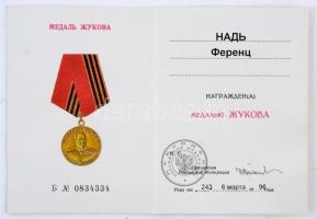 Oroszország 1996. "Zsukov medál" aranyozott fém kitüntetés mellszalagon, igazolvánnyal T:1...