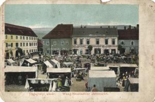 Vágújhely, Vásár, Jahrmarkt, Salvendy J. és fia kereskedése, Café Birman, takarékpénztár; Horovitz Adolf kiadása No. 6378 / market, shop, café, saving banks (badly damaged condition)