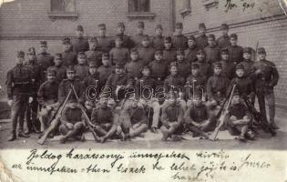 1904 Magyar katonai csoportkép, Budapest / Hungarian soldiers group photo (worn condition)