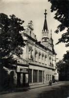 Losonc, Medika gyógyszertár, templom; hátoldalon  1960-as 25. évi érettségi találkozóról aláírások / pharmacy, church, 25th Homecoming in 1960 signatures on the backside (EK)