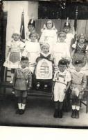 Hazafias gyermekek csoportja / Hungarian children, patriotic group photo