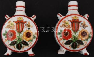 5 db különféle népi motívumos porcelán butykos, vegyesen kézzel festettek és matricásak, jelzett (Zs...
