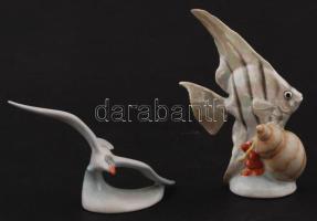 Gyöngyház hatású Kispesti figurális porcelán hal, kézzel festett, jelzett, apró kopásnyomokkal, 15 cm + Drasche porcelán sirály, kézzel festett, jelzett, m: 10 cm