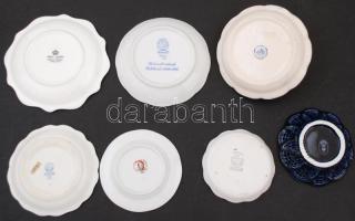 Vegyes porcelán tétel: 6 db különféle porcelán tálka, vegyesen kézzel festett, matricás és festetlen...