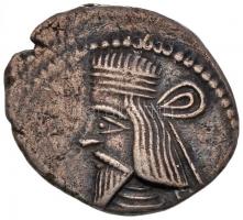 Párthus Birodalom / Ekbatána / Kr. u. 80-90. III. Artabanusz Drachma Ag (3,5g) T:2- ph. Parthian Empire / Ecbatana / 80-90. AD Artabanus III Drachm Ag (3,5g) C:VF edge error Sellwood 74.7