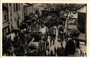 1940 Marosvásárhely, bevonulás, katonai teherautók / entry of the Hungarian troops, military automobile