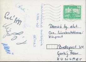 cca  1970 A külföldön turnézó Gemini együttes tagjai által aláírt és hazaküldött képeslapja Dancsó István, az Országos Szórakoztatózenei Központ igazgatójának címezve.