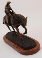 Jelzés nélkül: Zsoké. Bronz, márvány talapzaton, m: 31 cm, h: 33 cm