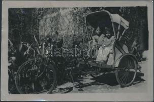 Motor carriage in Karachi, Pakistan (modern photo postcard)