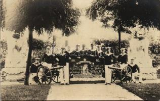 Zur Erinnerung an unsere Dienstzeit in Peking / K.u.K. mariners in China, group photo