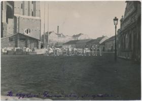 cca 1920 Szeged, az egykori Révai utca a Dóm térnél, jelzetlen, feliratozott vintage fotó Kerny István (1879-1963) hagyatékából, 10x14 cm