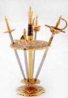 Gazdagon díszített spanyol gyártmányú 4 darabos réz szendvicstűző szett, tartóval