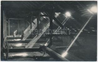 cca 1960 Tiszavölgyi József: Szűrt fénysugarak, pecséttel jelzett vintage fotóművészeti alkotás, 8x13 cm