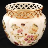 Zsolnay,áttört virág mintás kaspó, kézzel festett, jelzett, hibátlan, 10x9cm