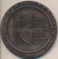 Olaszország / Bergamo / Clusone 1982. "3. Nemzetközi Kórusfesztivál" Br emlékérem eredeti tokban (70mm). Szign.: Petrogalli T:2 Italy / Bergamo / Clusone 1982. "3rd International Choir Festival" Br commemorative medallion in original case (70mm). Sign.: Petrogalli C:XF