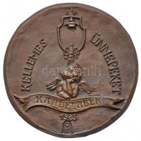 Péter Ágnes (1949-) 1985. "Kellemes Ünnepeket - Kandeláber 1985" Br plakett (99mm) T:2